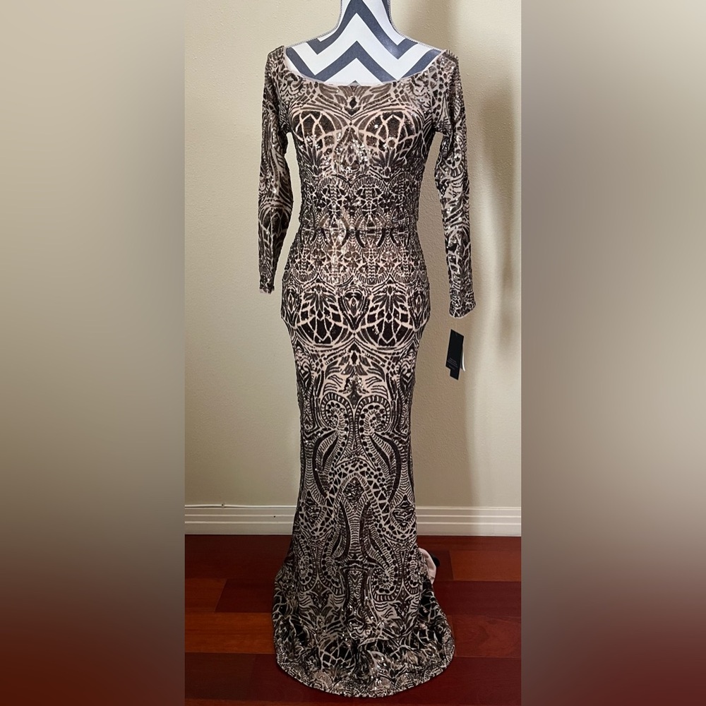 NWT AQUA Off-the-Shoulder Long sleeve Bronze Sequin Gown Dress (Size 8)